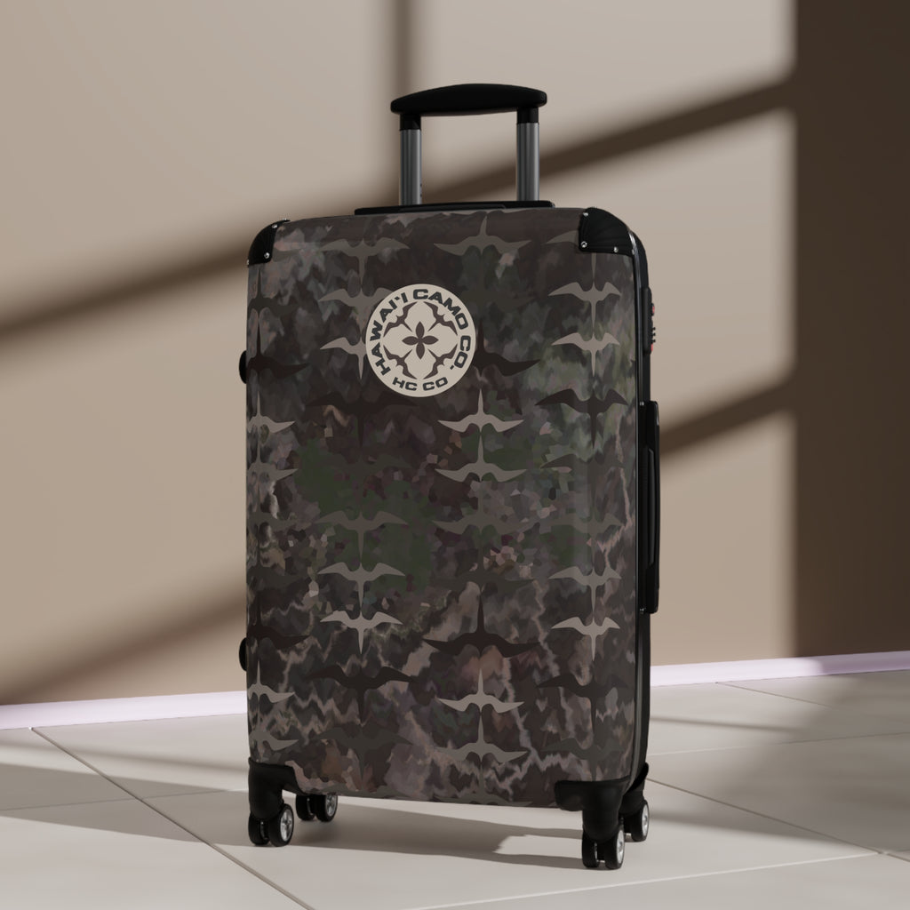 ʻIwa ʻĀina Camo Suitcase